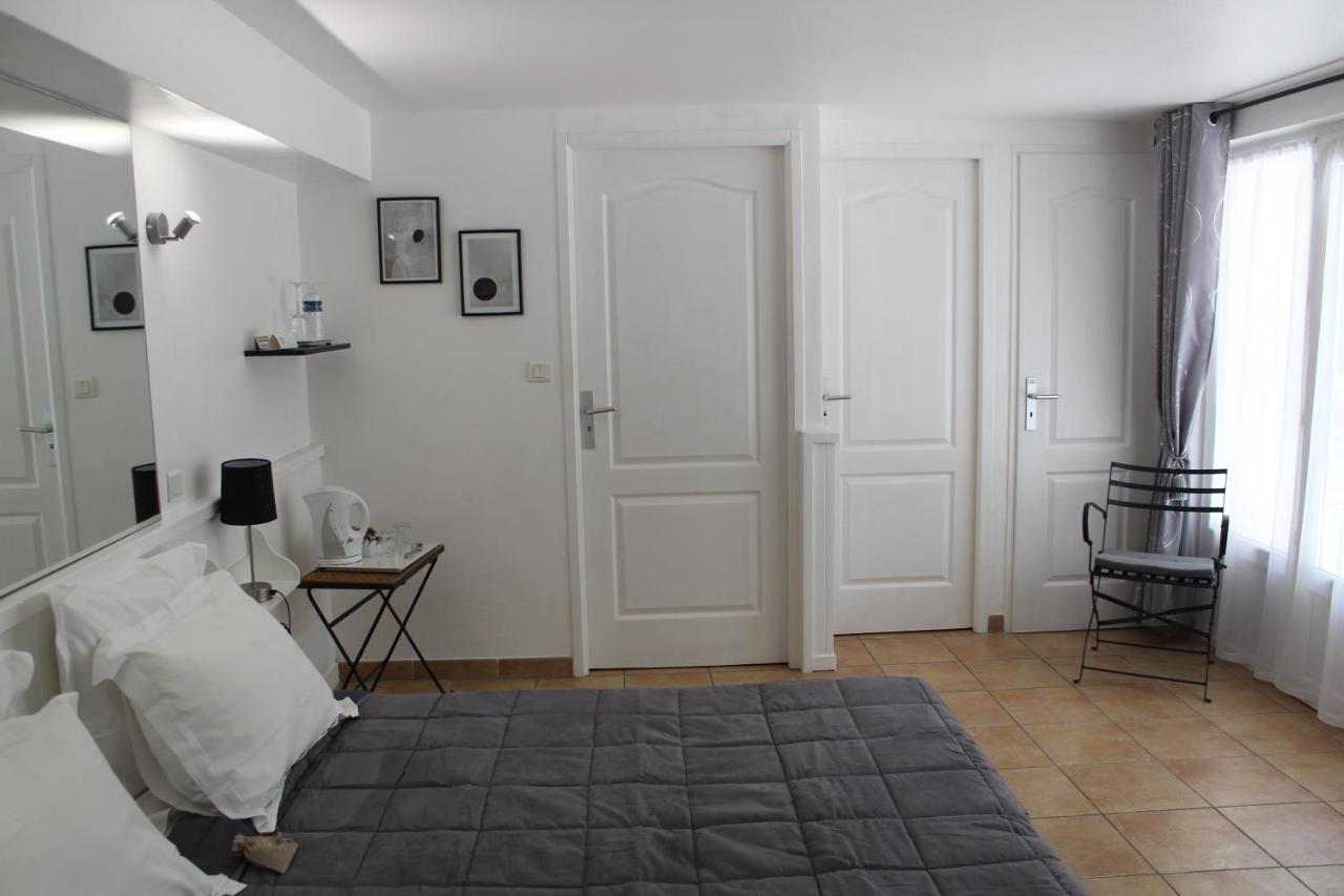 Le Mas Des Chenes Rognes Bagian luar foto